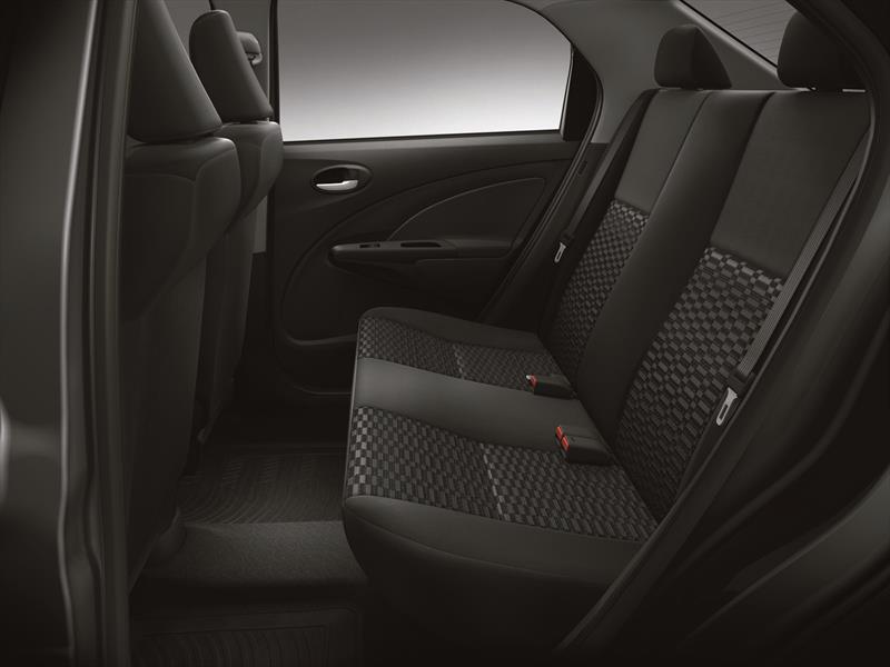 El Toyota Etios tiene alma resistente