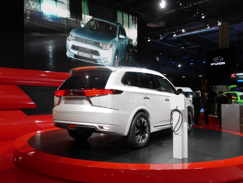 Mitsubishi Outlander PHEV Concept S