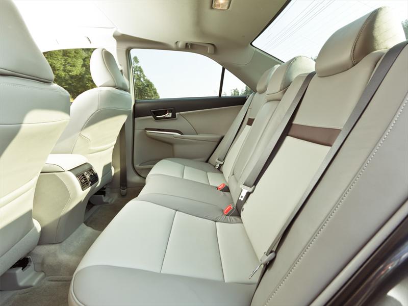 Toyota Camry V6 2012 prueba