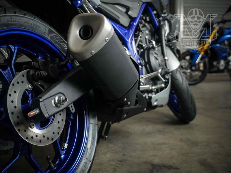 BMW G 310 R vs Yamaha MT-03