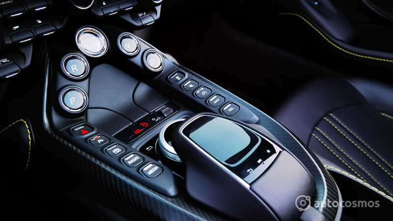 Aston Martin Vantage Roadster a prueba