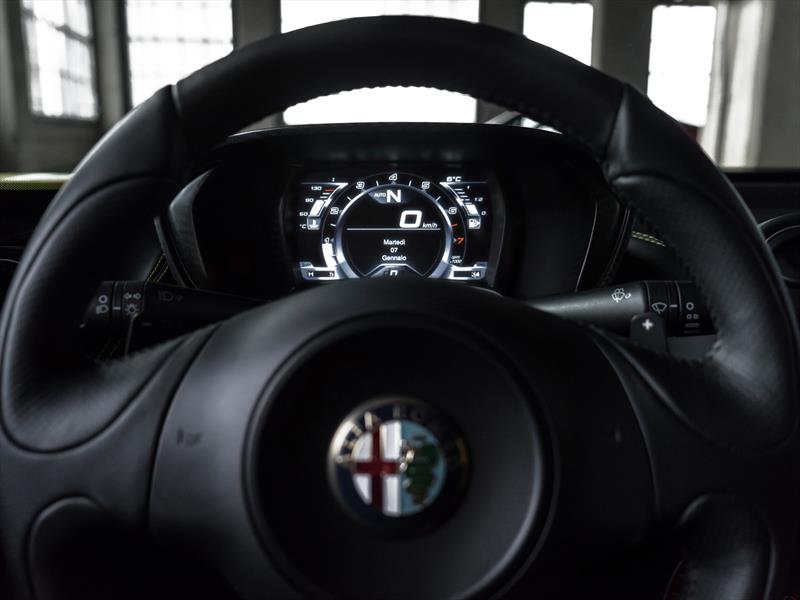 Alfa Romeo 4C Spider 2015