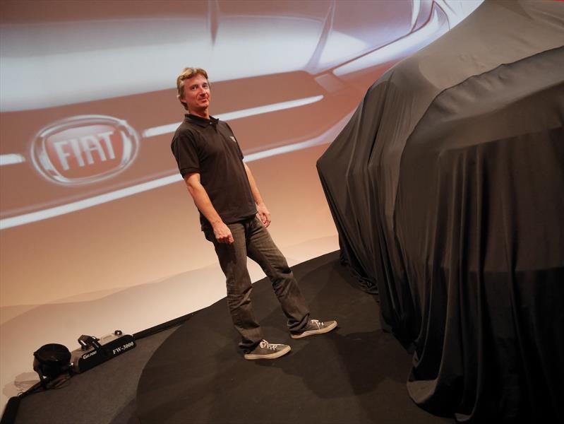 Develación FIAT Cronos