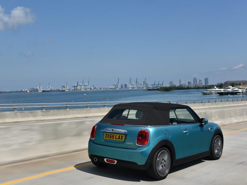 MINI Cooper Convertible 2016