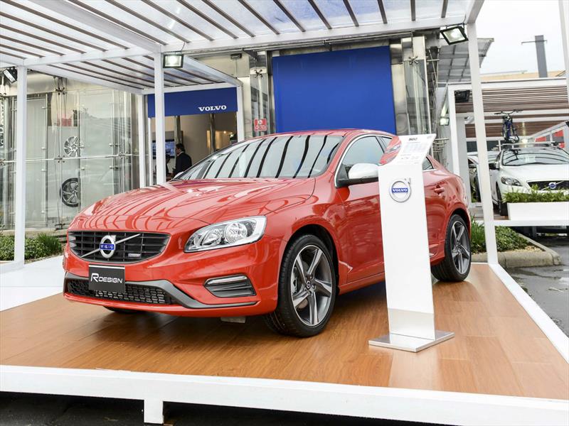 Semn Volvo R Design Volvo develó sus vehículos R-Design