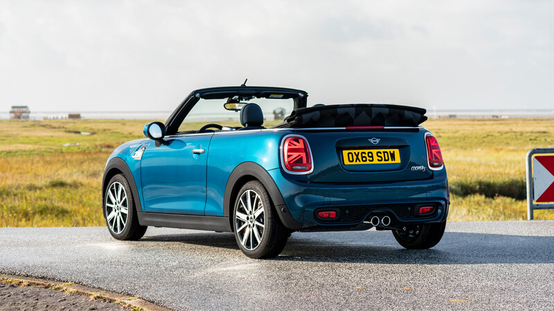 MINI Cooper S Convertible Sidewalk 2020