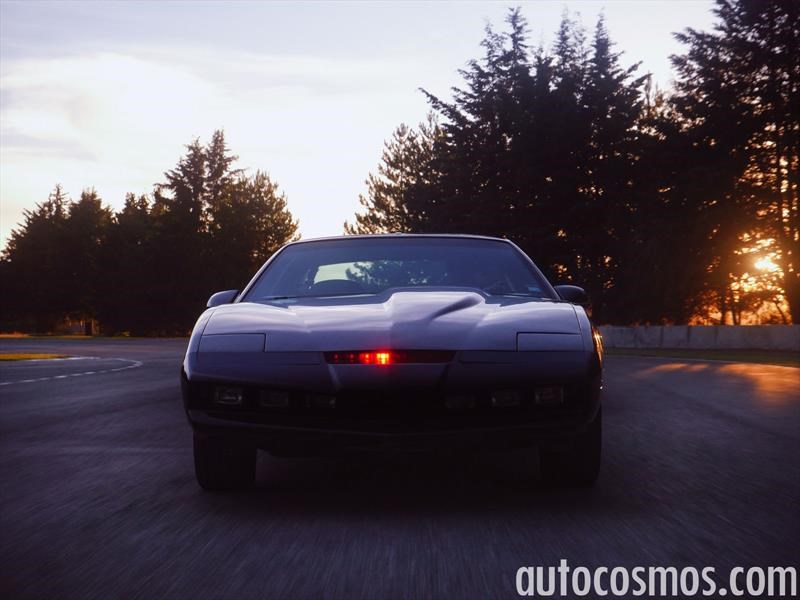 BMW Serie 7 2017 vs KITT