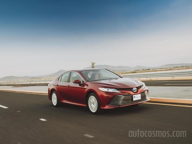 Toyota Camry Híbrido 2019