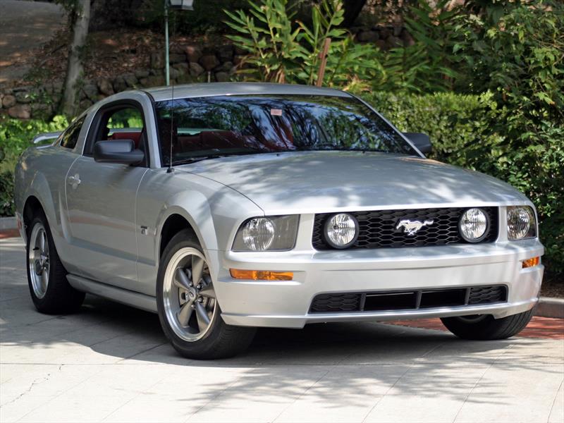 Mustang 50 años: 2005 Regresan de los Muscle Cars