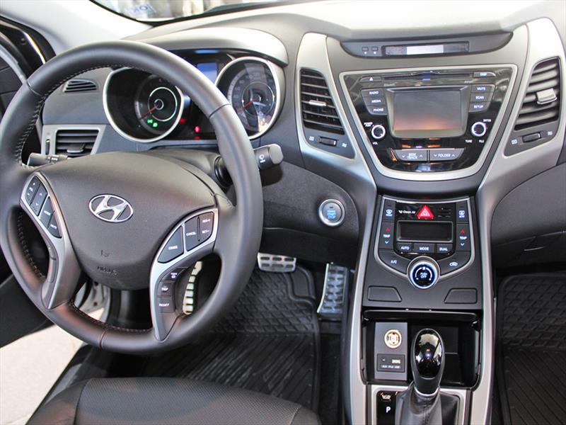Hyundai New Elantra 2014. Lanzamiento en Chile
