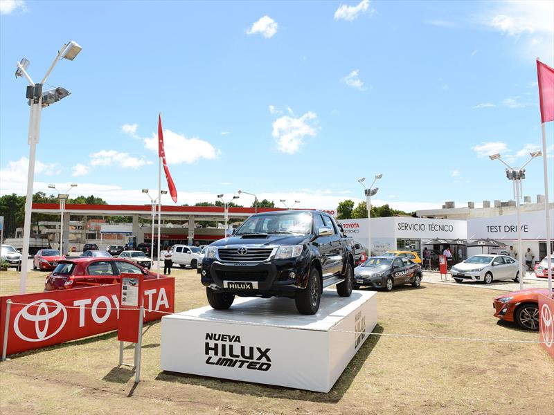 Clínica Toyota de manejo en los médanos