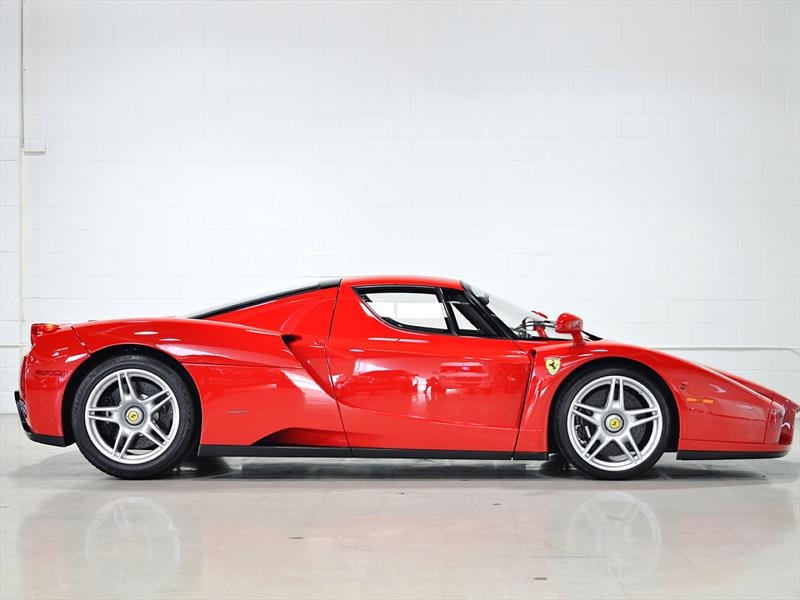 Ferrari Enzo 2003 a la venta con 354 millas