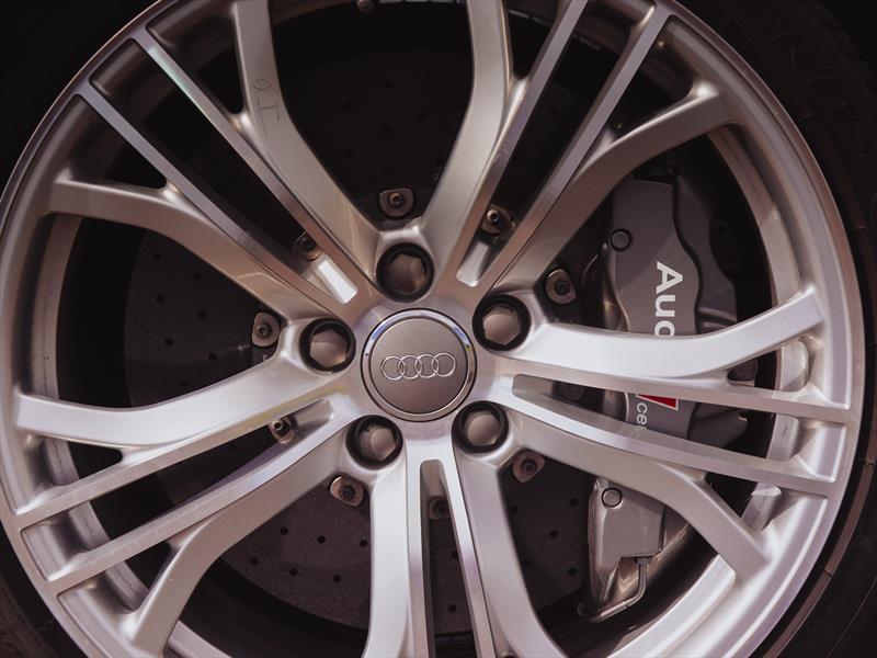 Audi R8 V10 Plus 2014
