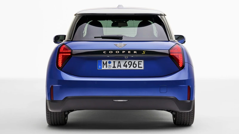 (-) EMBARGO MINI Cooper EV 2024
