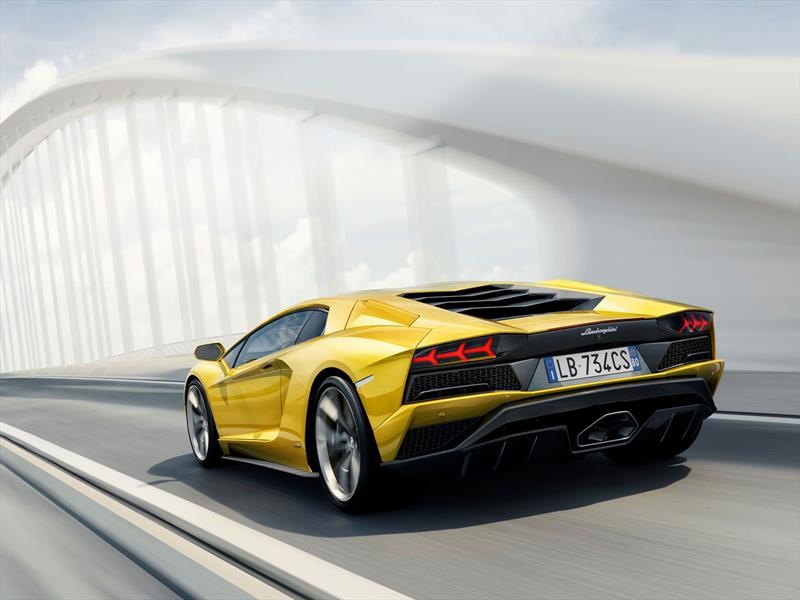 Lamborghini Aventador S 2017