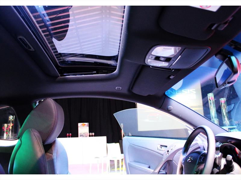 Hyundai Genesis Coupé 2012