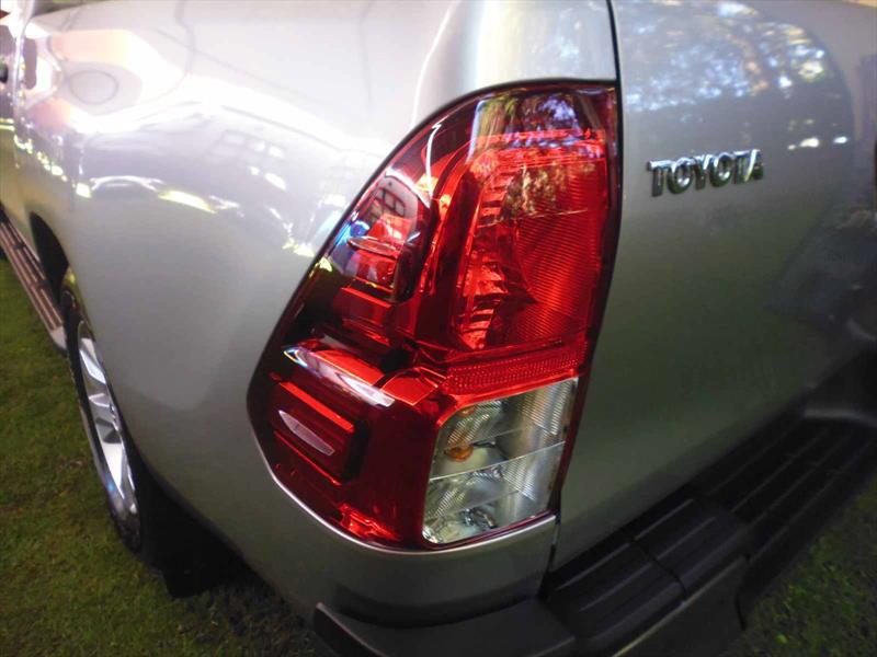 Toyota Hilux 2016