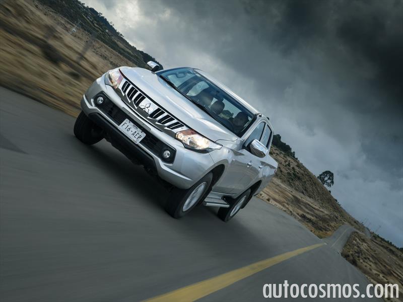 Nissan NP300 vs Toyota Hilux vs Mitsubishi L200