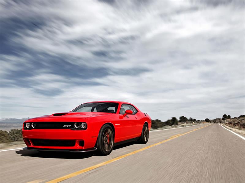 Dodge Challenger SRT Hellcat 2015