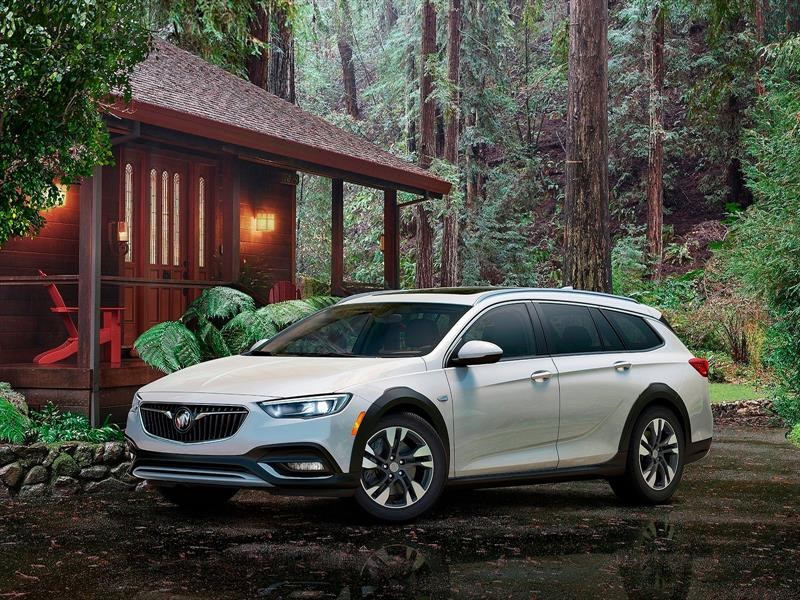 Buick Regal Sportback y TourX 2018