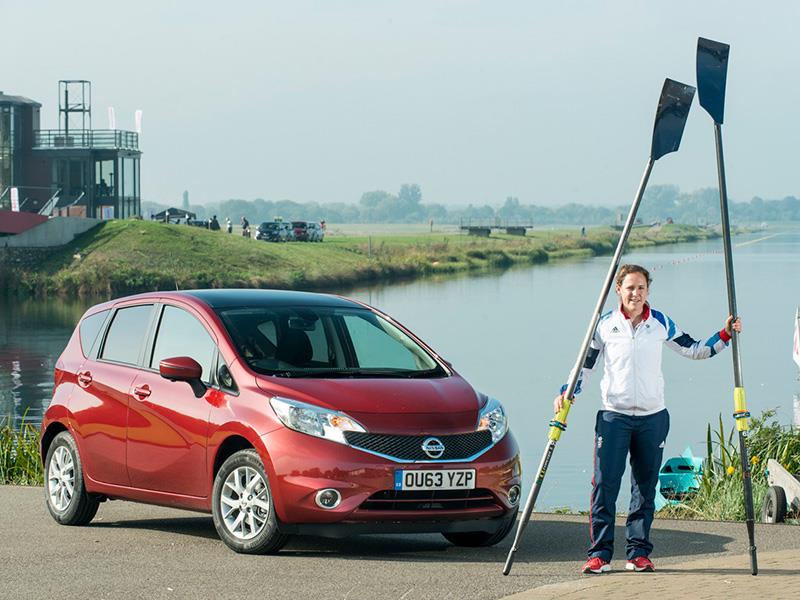 Nissan transforma a un Note en un bote a remos