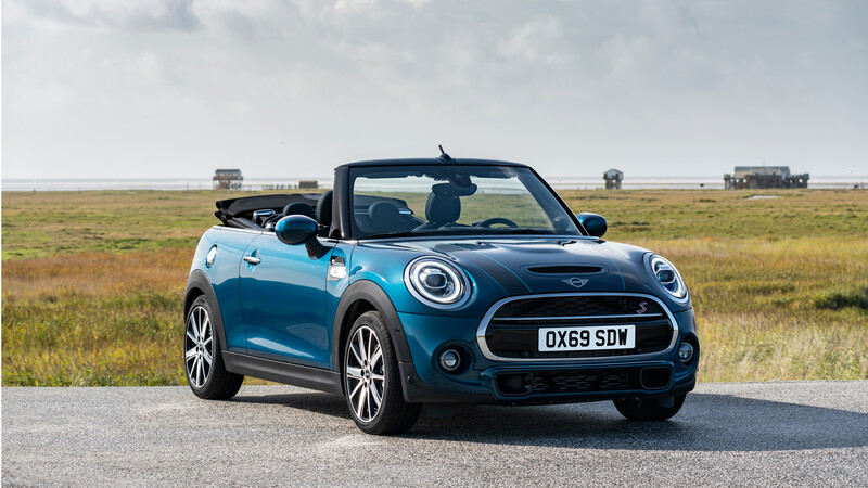 MINI Cooper S Convertible Sidewalk 2020