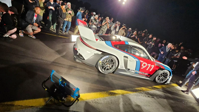 Porsche 911 GT3 R Rennsport