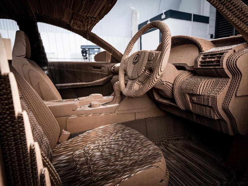 Lexus IS Origami, un auto hecho de cartón