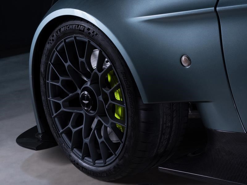 Aston Martin AMR