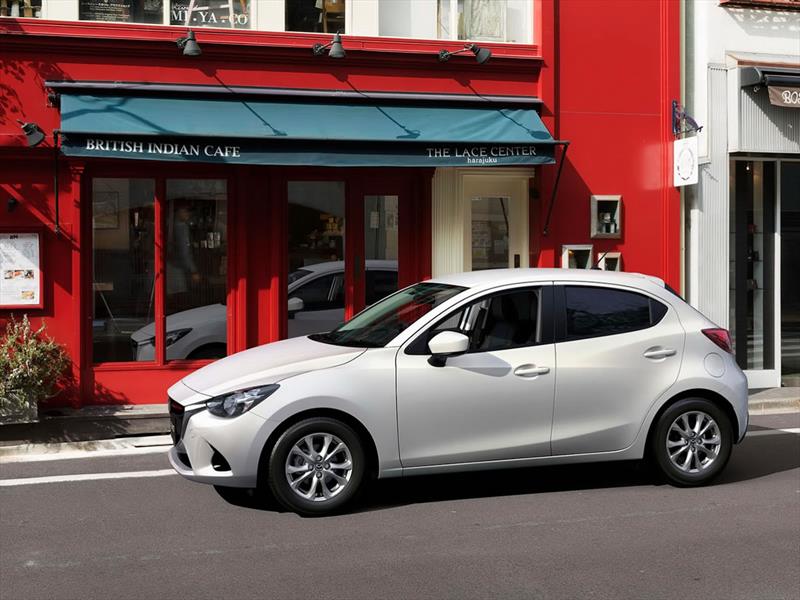 Mazda2 2016