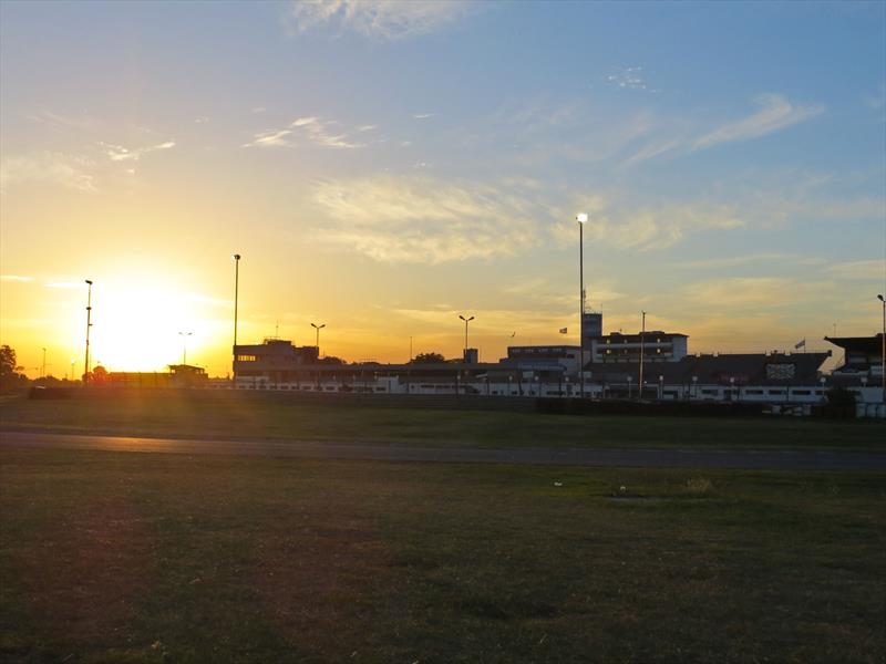 Un dia en la pista con el FIAT Linea Competizione
