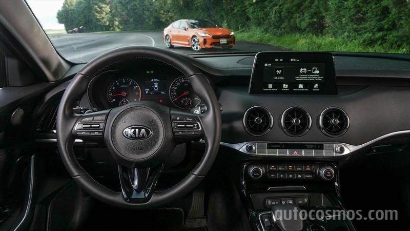 Kia Stinger vs Kia Stinger 2019