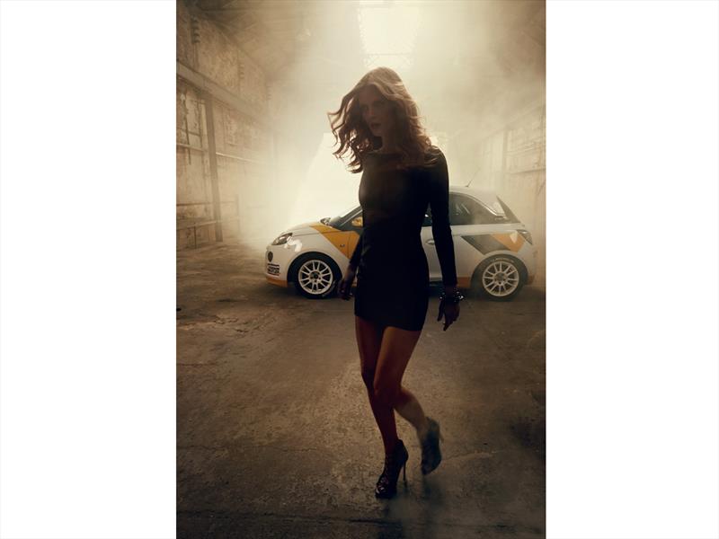 Opel Adam por Bryan Adams
