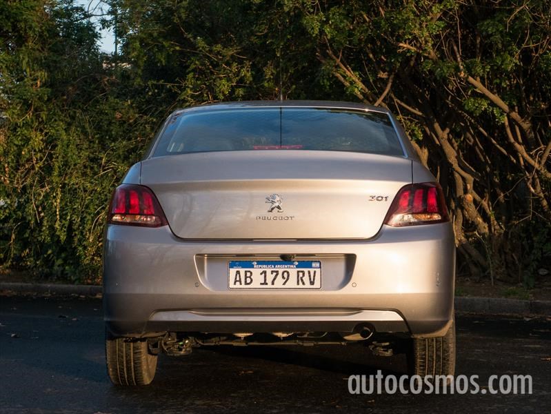 Peugeot 301 AT a prueba