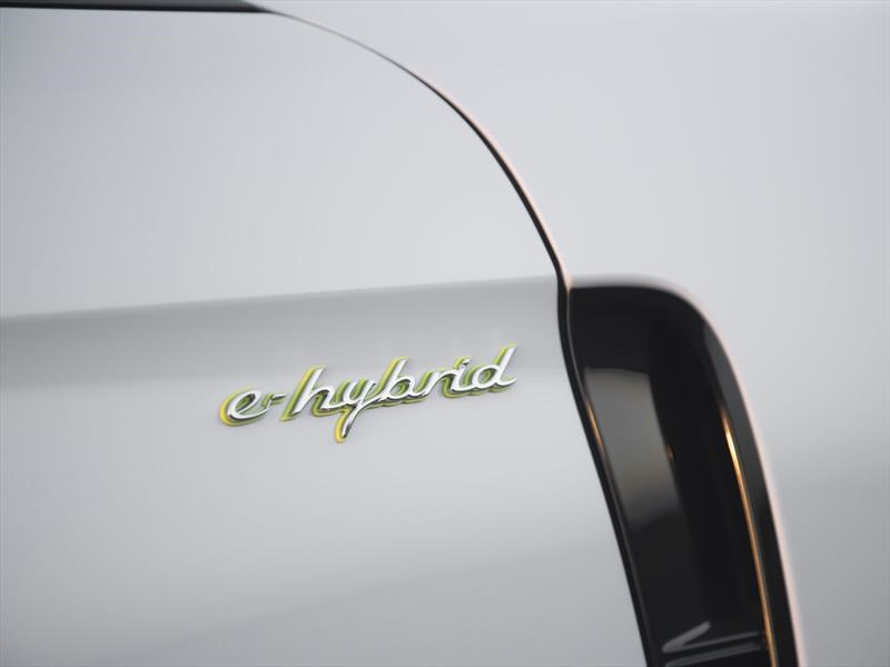 Porsche Panamera 4 E-Hybrid