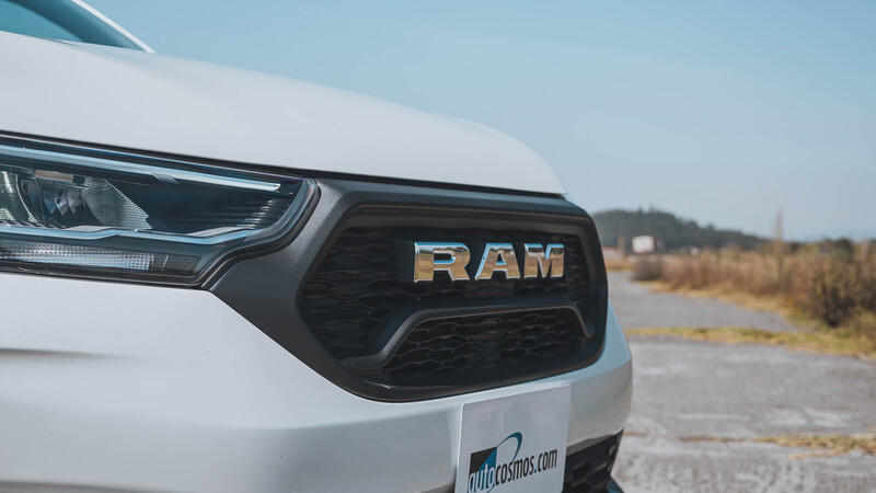 RAM 700 2021