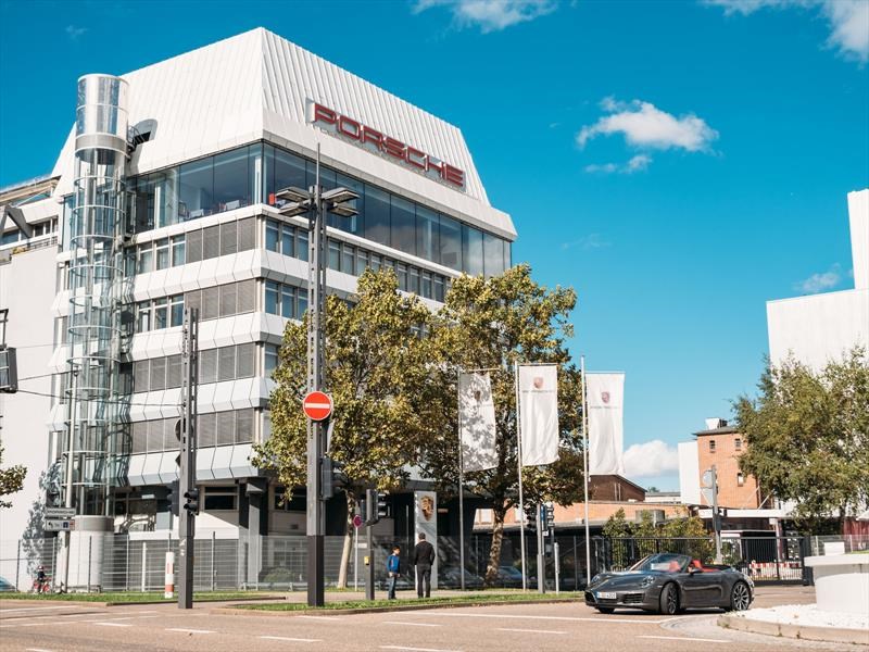 Porsche 911 Carrera 4 Cabriolet 2017