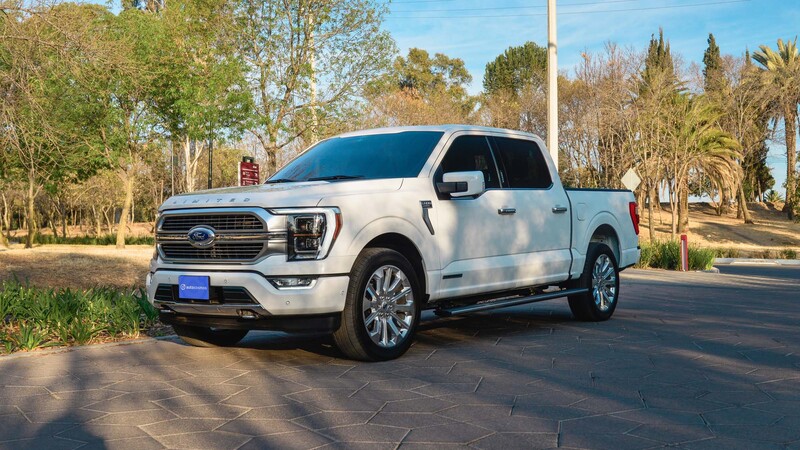 Ford Lobo Limited Híbrida 2021 a prueba