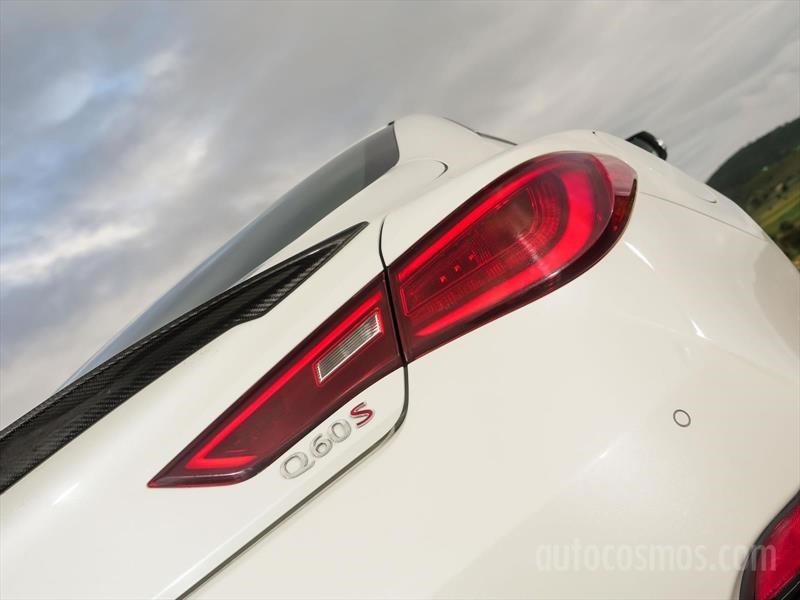 Infiniti Q60 2017