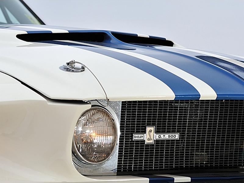 Shelby GT Super Snake 1967 de USD $1.3 millones