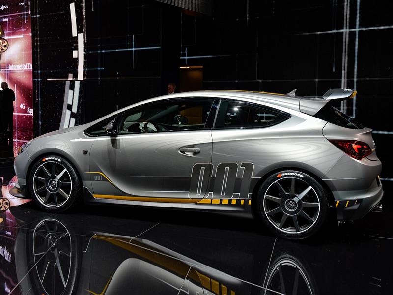 Opel Astra OPC Extreme o Vauxhall VXR Extreme