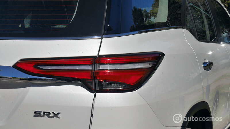 Test Drive Toyota Hilux 2021