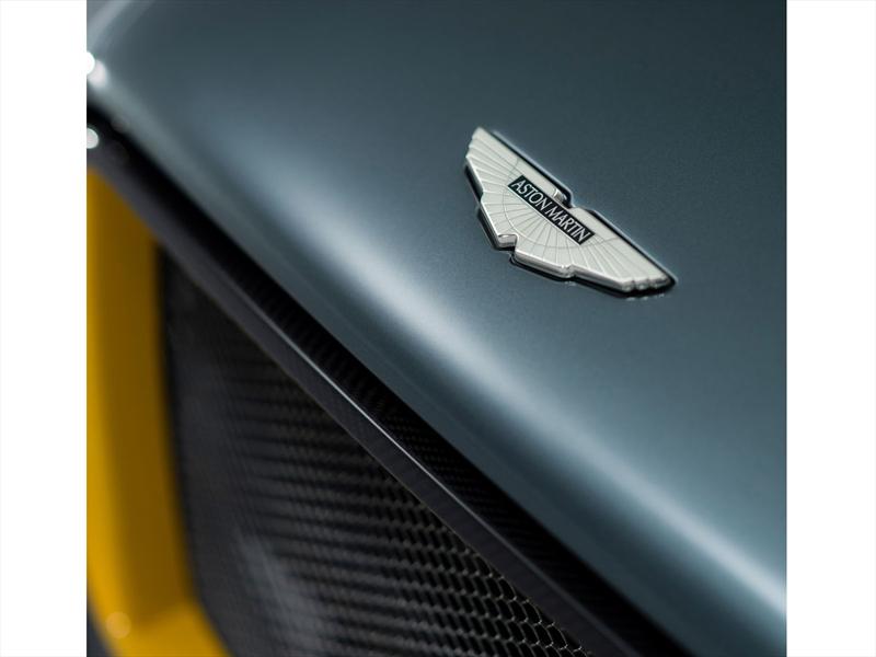 Aston Martin CC100 Speedster Concept