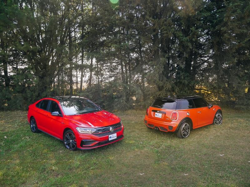 Volkswagen Jetta GLI vs MINI John Cooper Works, polos opuestos con 230 ...