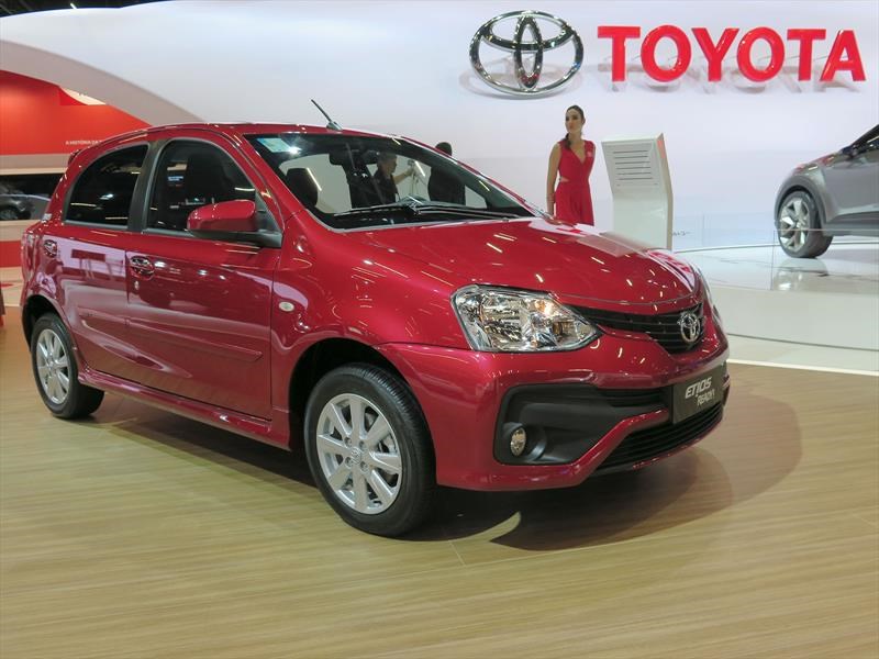 Toyota en el Salón de San Pablo 2016