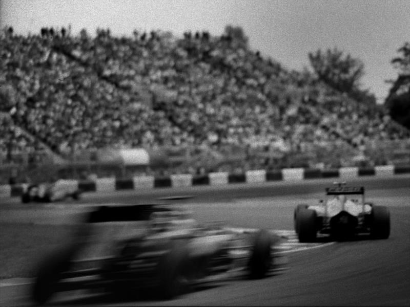 La F1 actual, con una cámara de 104 años