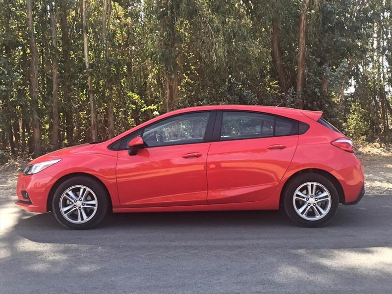 Chevrolet Cruze HB 2017