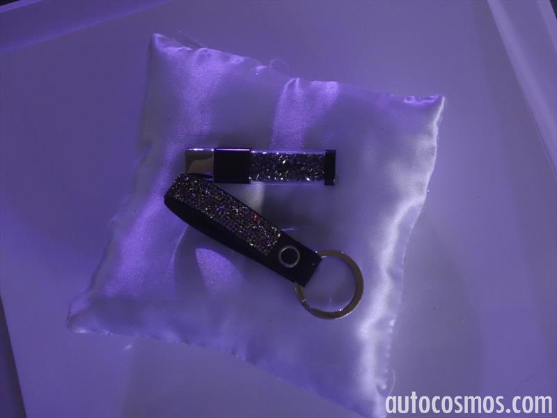 Peugeot 208 by Swarovski 2016