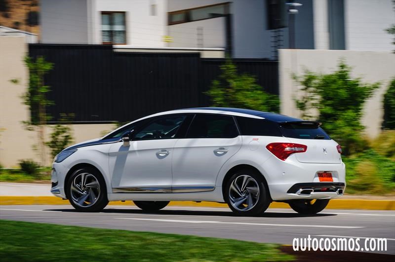 Test Drive: DS5 2017