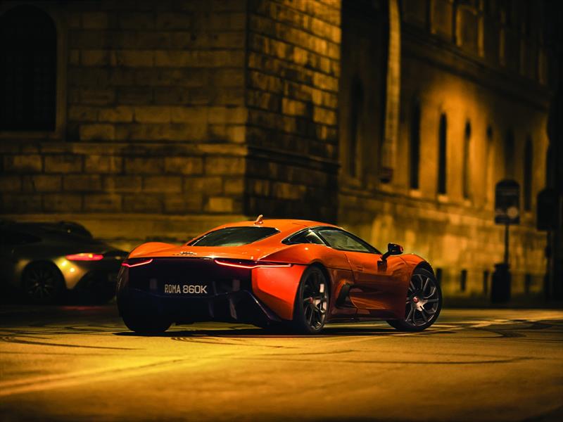 Los autos de Jaguar Land Rover en SPECTRE